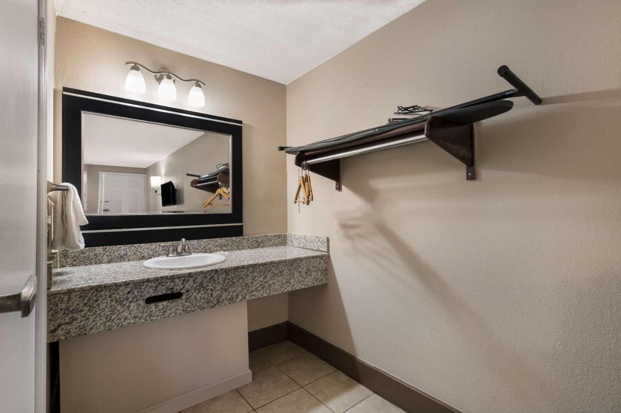 Rodeway Inn Charlotte Airport Area المظهر الخارجي الصورة